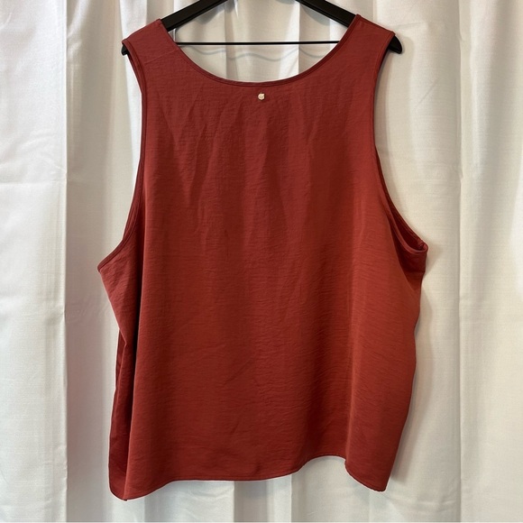 Fabletics Ecosatin Cinnamon Rose Tank Top - Size 2X - Picture 6 of 7